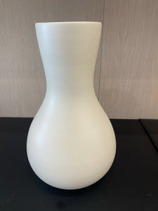 White fluted vase - COMO Life